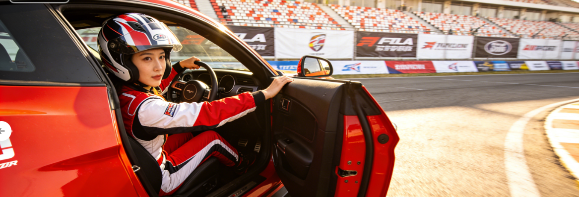 名爵168赛车活动现场